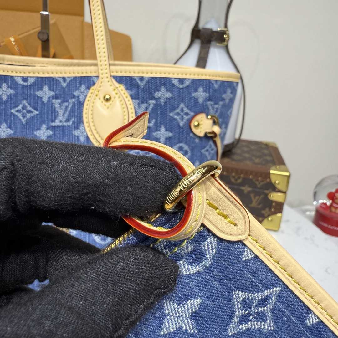 Louis Vuitton Neverfull MM   M13192 - DopestKickz