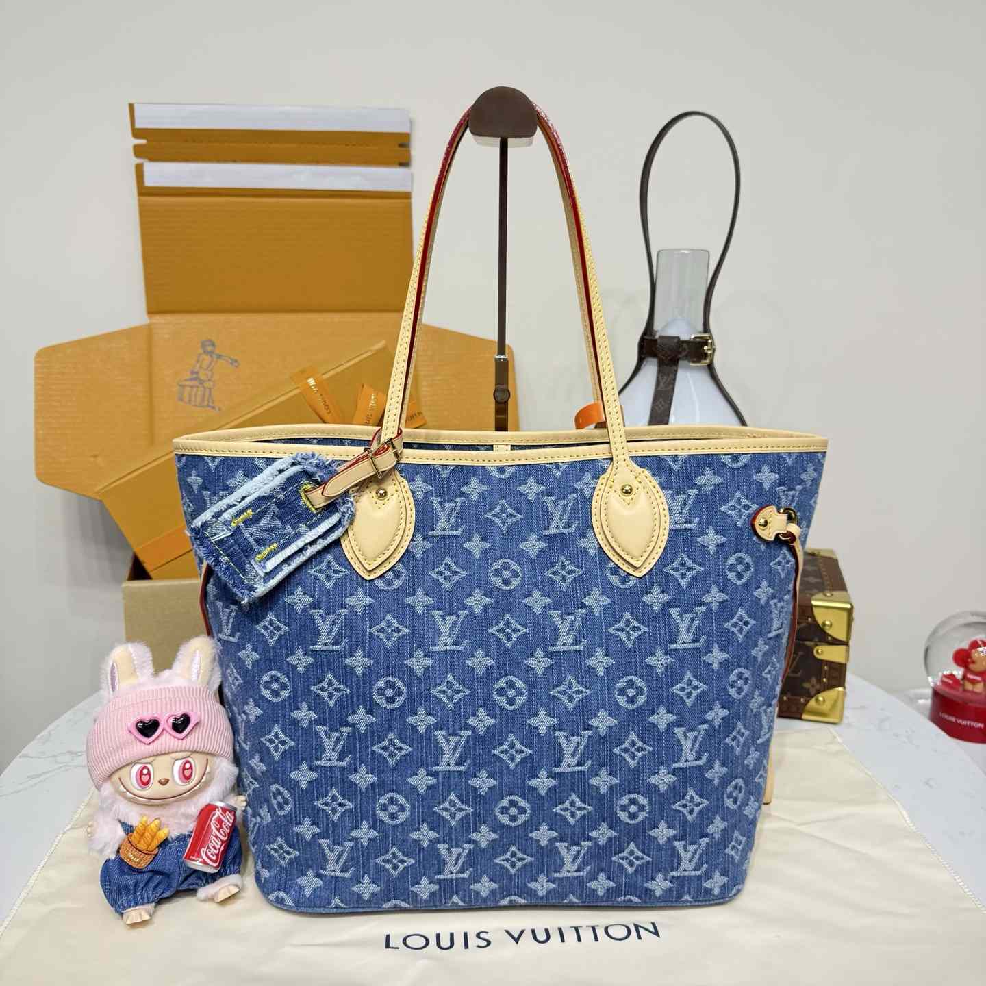Louis Vuitton Neverfull MM   M13192 - DopestKickz