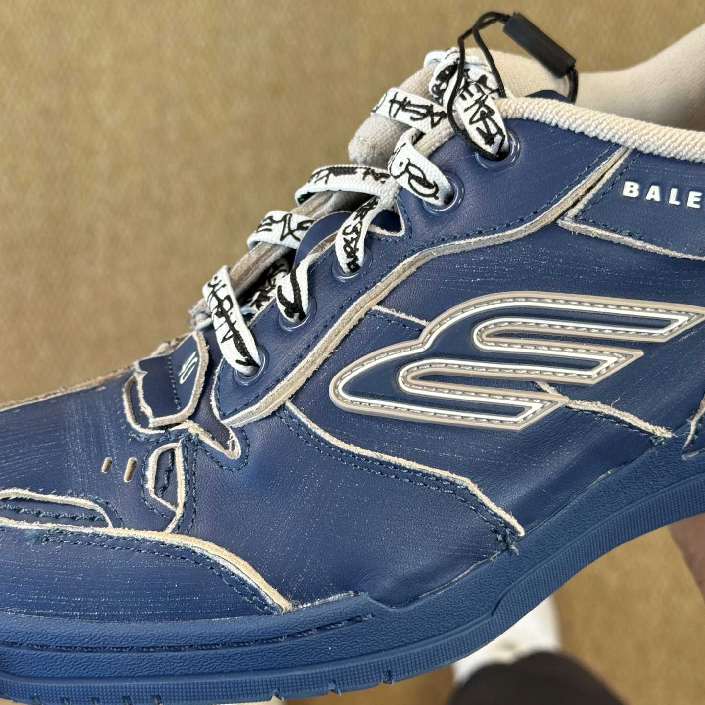 Balenciaga Hamptons Worn-Out - DopestKickz