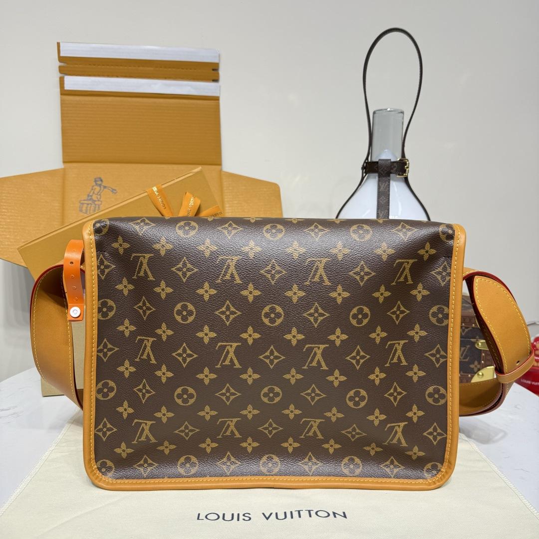 Louis Vuitton Satchel Messenger   M14723 - DopestKickz
