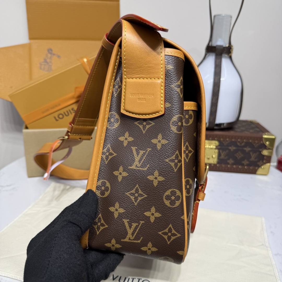 Louis Vuitton Satchel Messenger   M14723 - DopestKickz