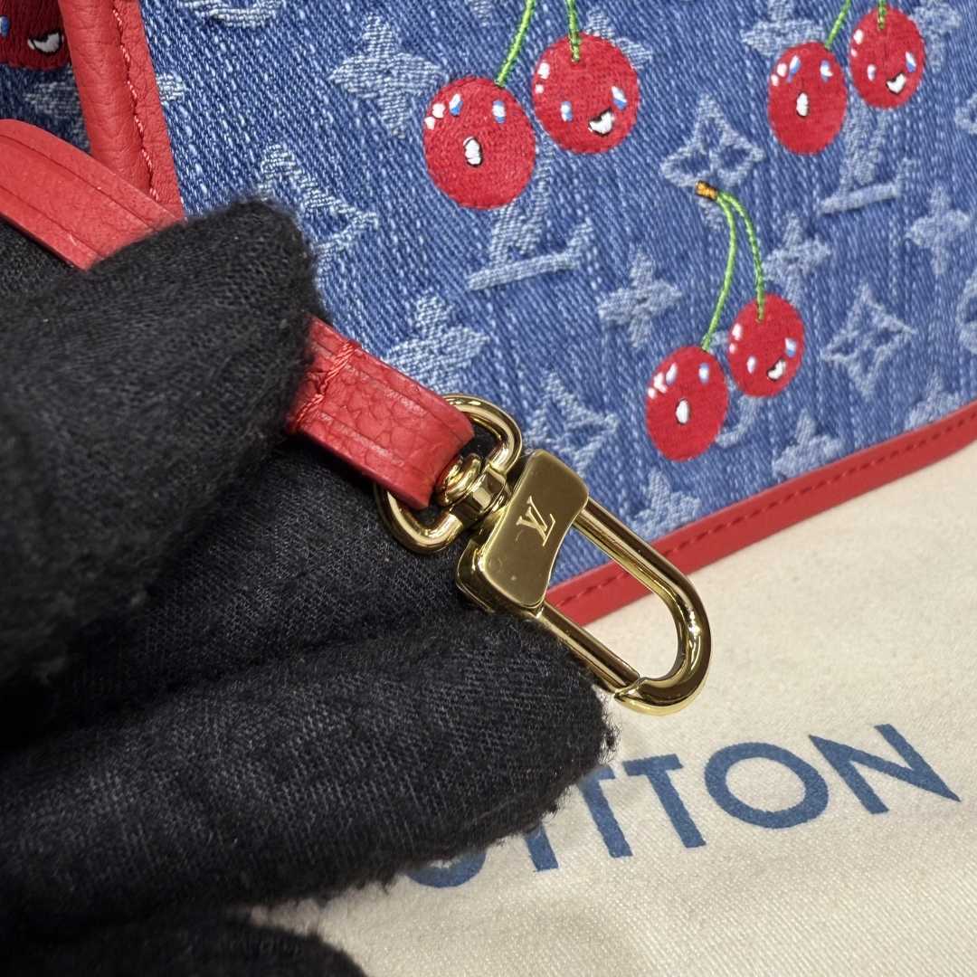 Louis Vuitton LV x TM Neverfull Inside Out BB   M14997 - DopestKickz