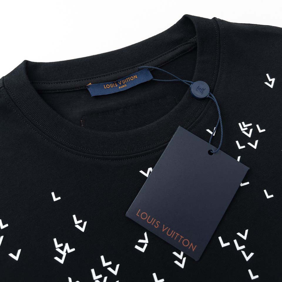 Louis Vuitton LV Spread T-Shirt - DopestKickz