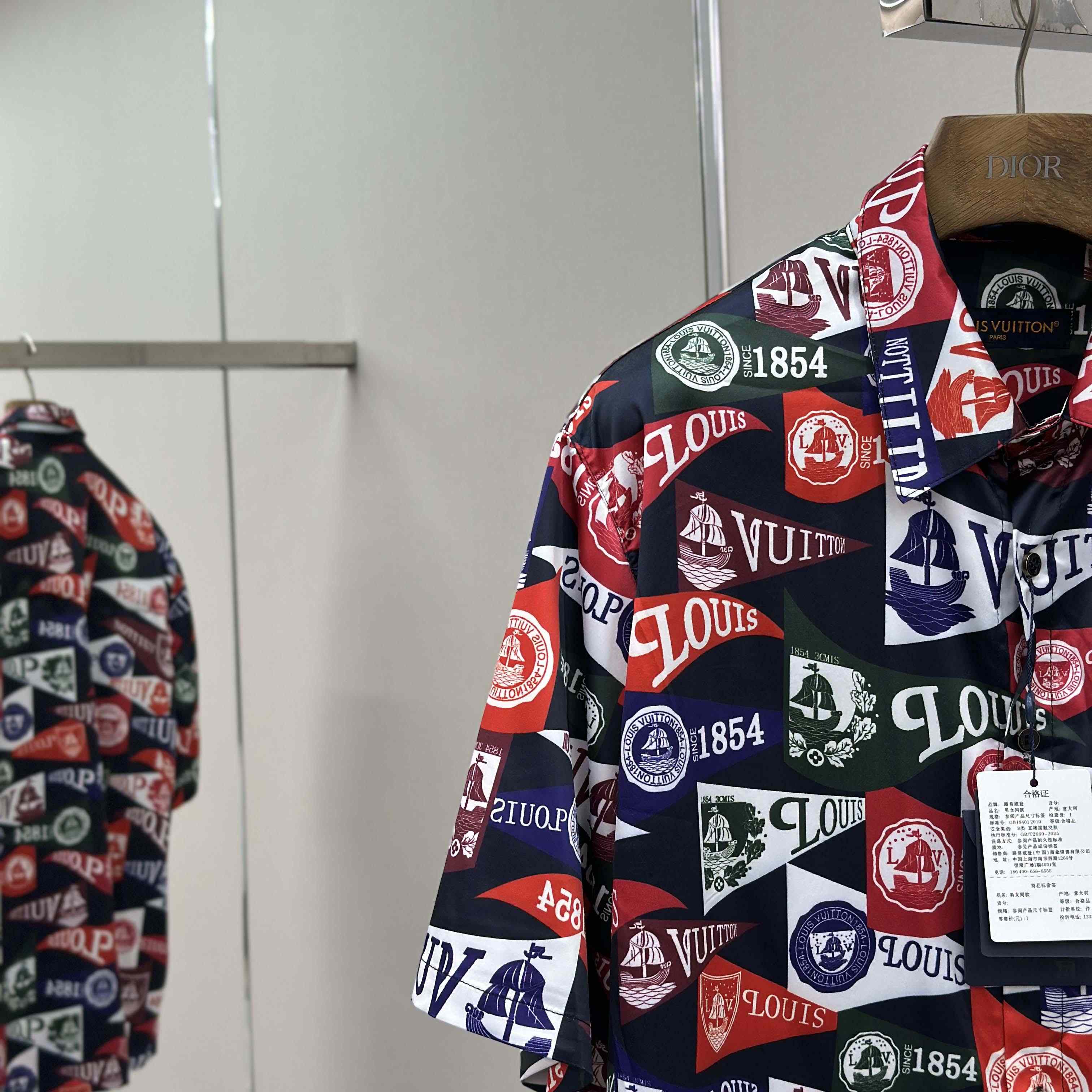 Louis Vuitton Printed Short-Sleeved Silk-Blend Shirt   1AIKBH - DopestKickz