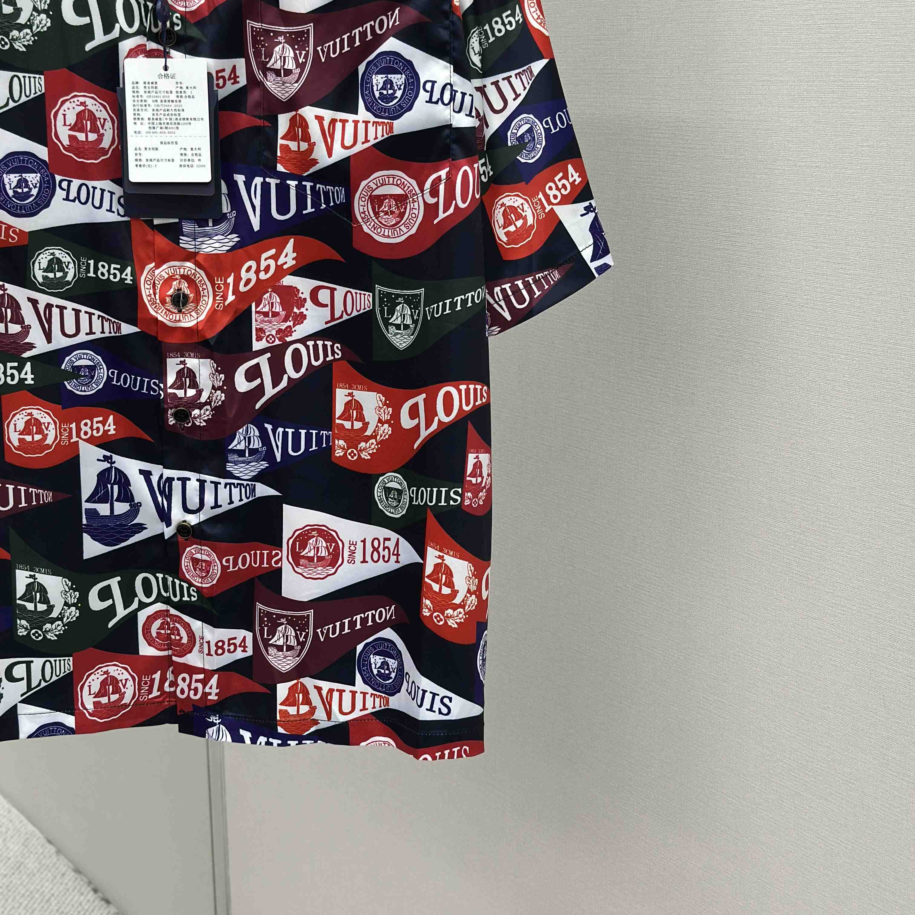 Louis Vuitton Printed Short-Sleeved Silk-Blend Shirt   1AIKBH - DopestKickz