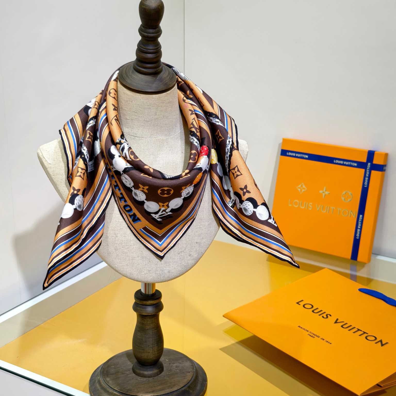 Louis Vuitton Dandy Monogram Silk Square   M94848 - DopestKickz