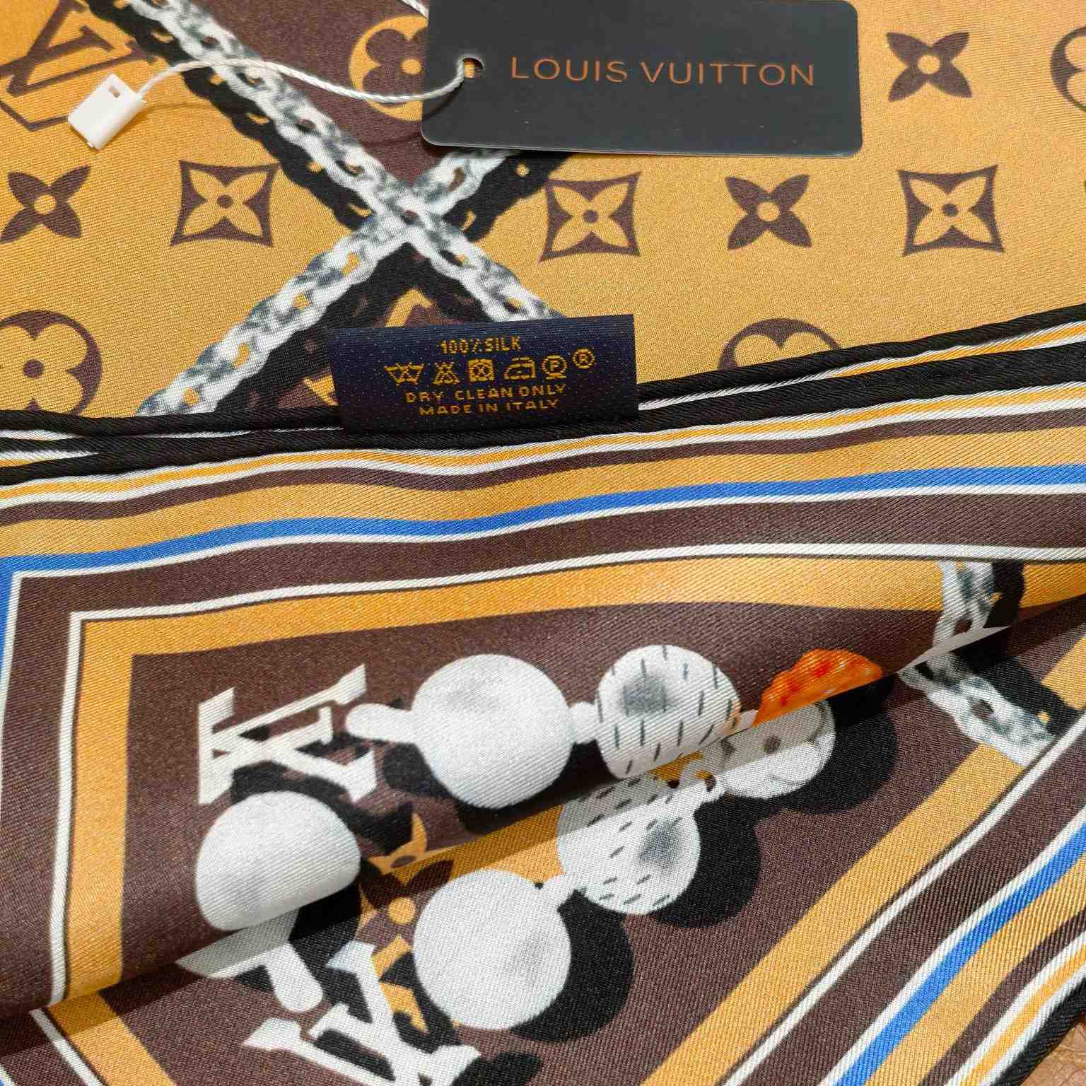 Louis Vuitton Dandy Monogram Silk Square   M94848 - DopestKickz