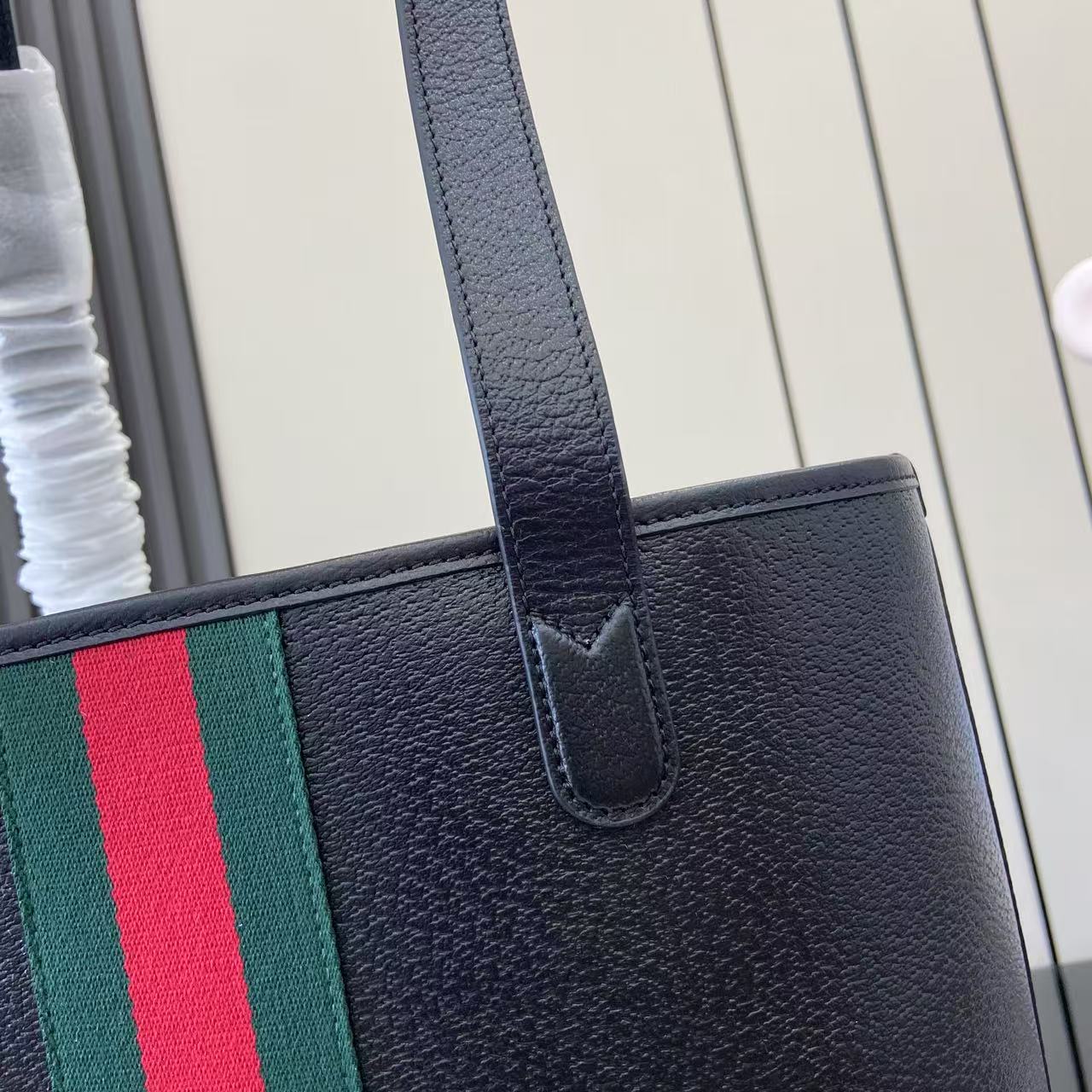 Gucci Ophidia Medium Tote Bag - DopestKickz