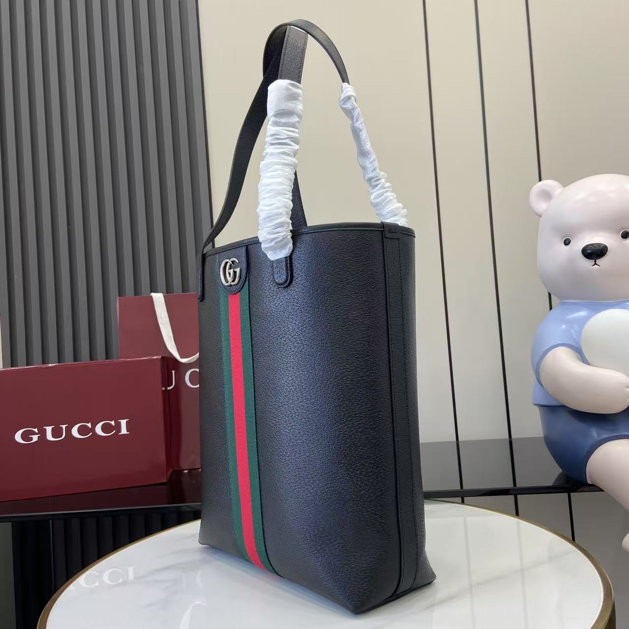 Gucci Ophidia Medium Tote Bag - DopestKickz
