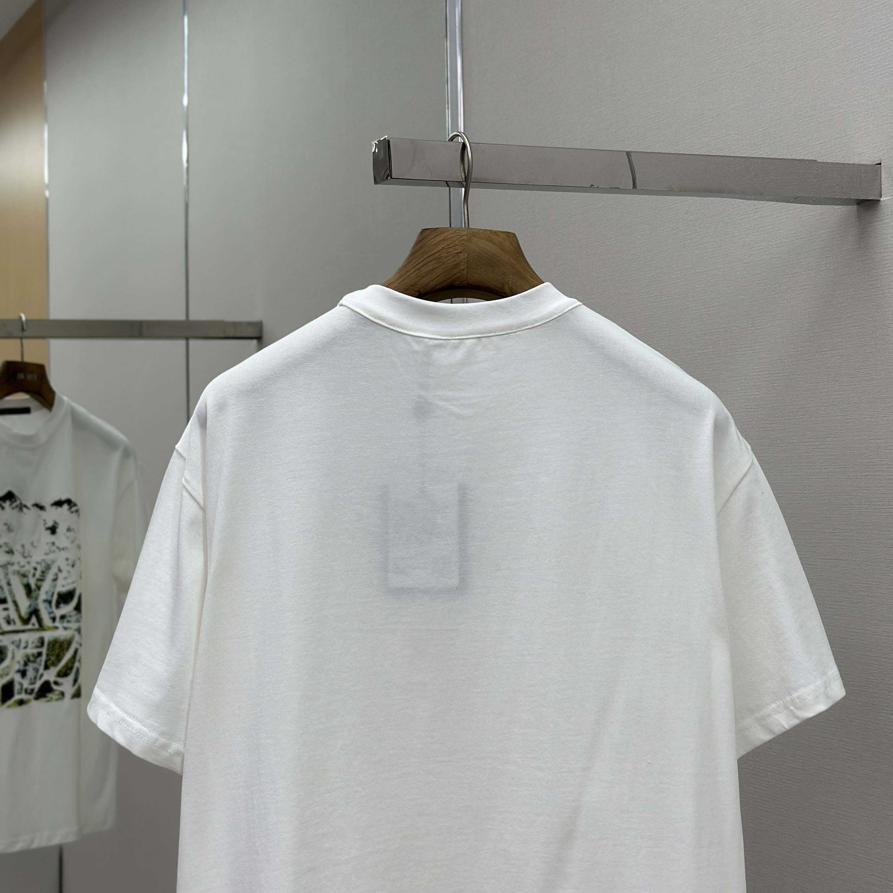 Louis Vuitton Monogram Short-Sleeved Crewneck   1AIJZT - DopestKickz