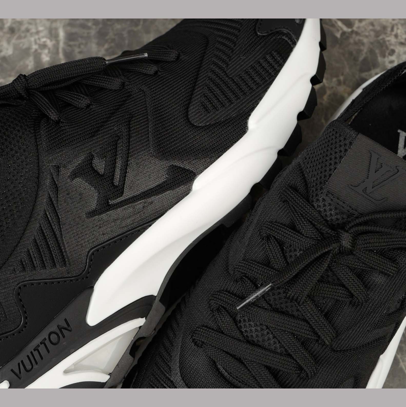 Louis Vuitton LV Runner Tatic Sneaker   1AILIU - DopestKickz