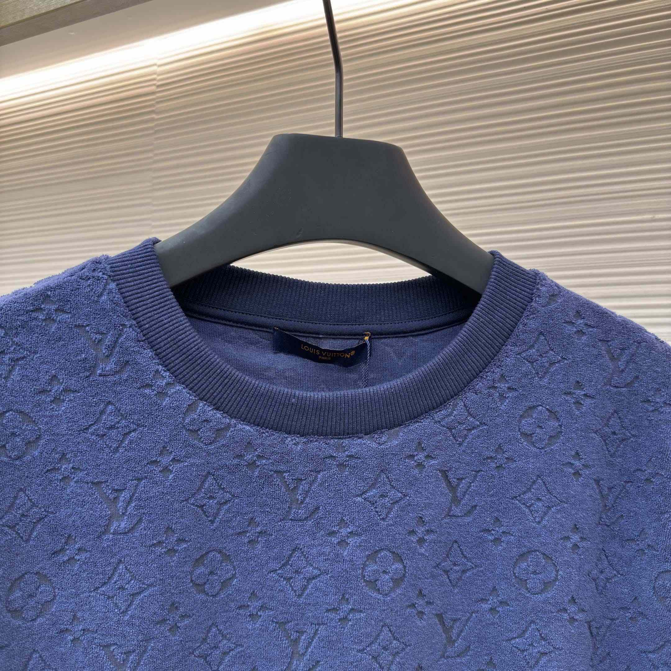 Louis Vuitton Monogram Fil Coupe T-shirt    1AIWEZ - DopestKickz