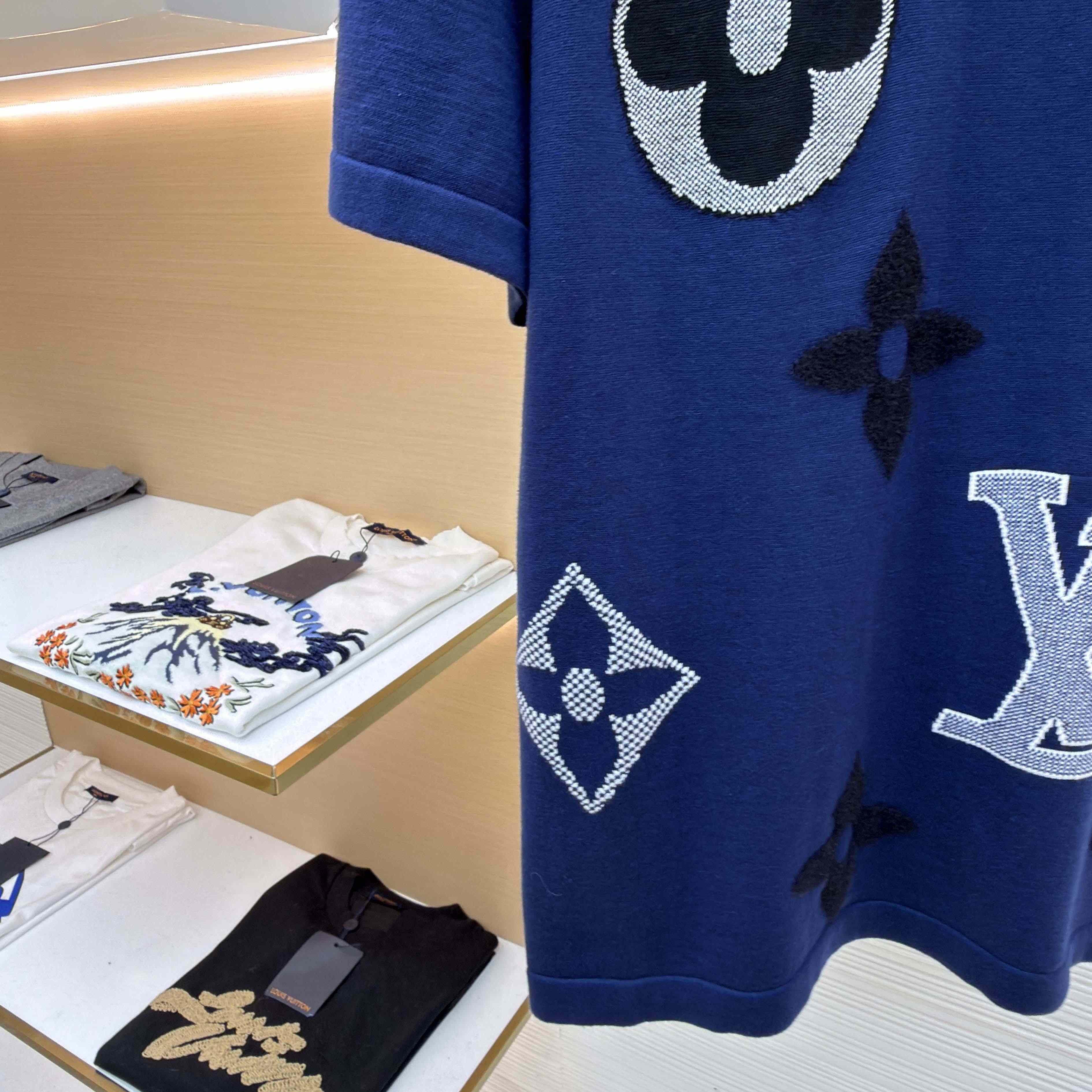 Louis Vuitton Monogram Short-Sleeved Knitted Crewneck    1AJBWC - DopestKickz