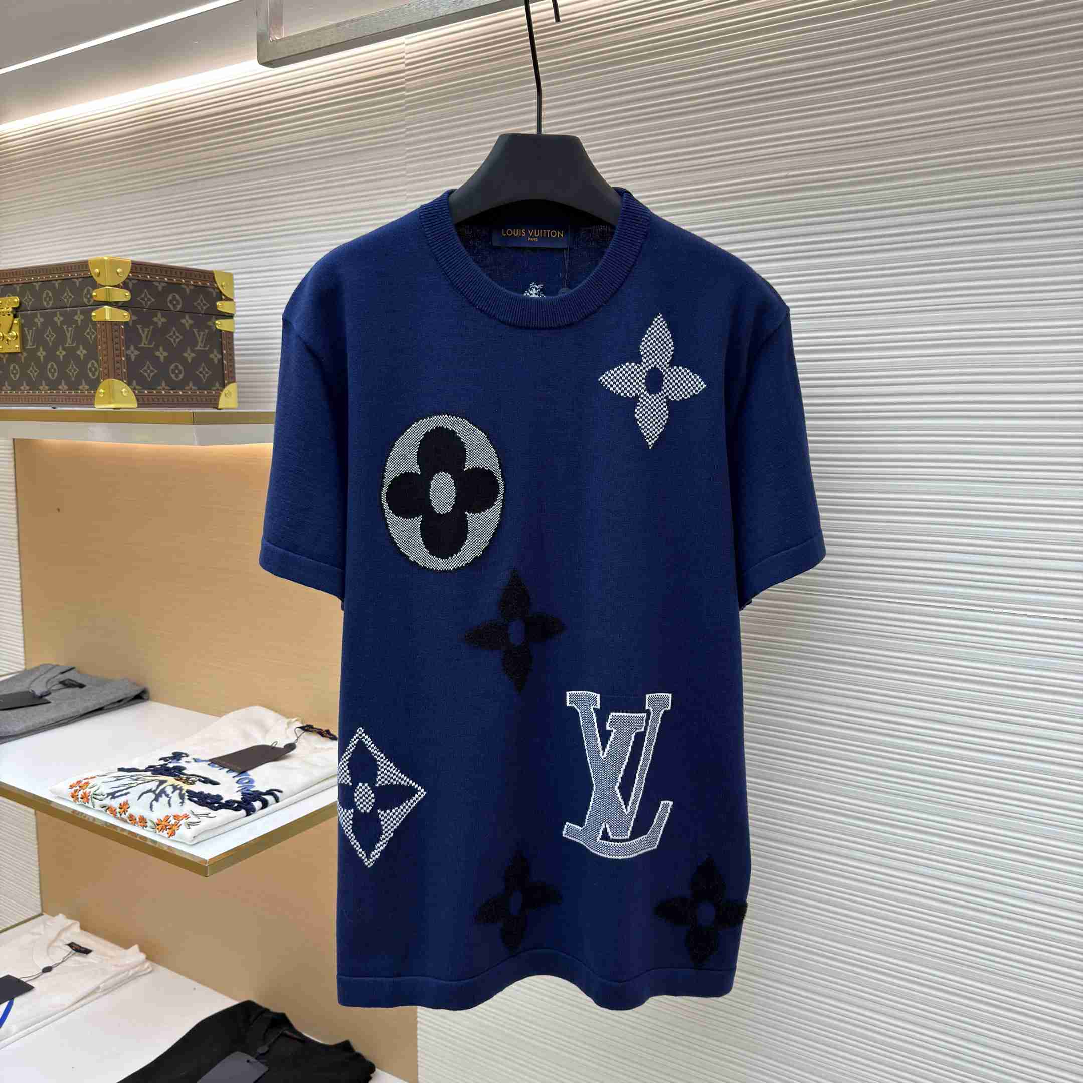 Louis Vuitton Monogram Short-Sleeved Knitted Crewneck    1AJBWC - DopestKickz