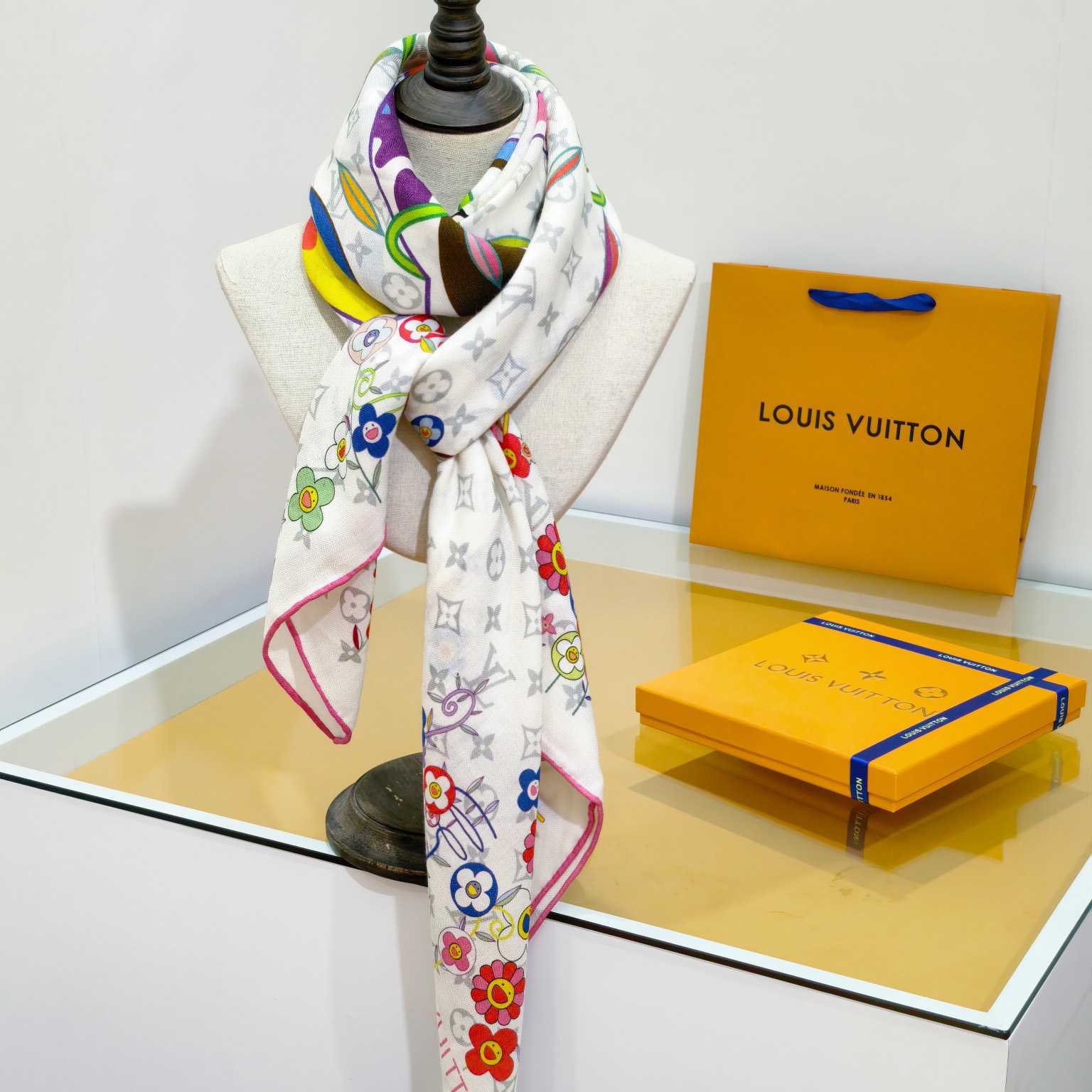 Louis Vuitton LV x TM Monogram Superflat Shawl   M96080 - DopestKickz