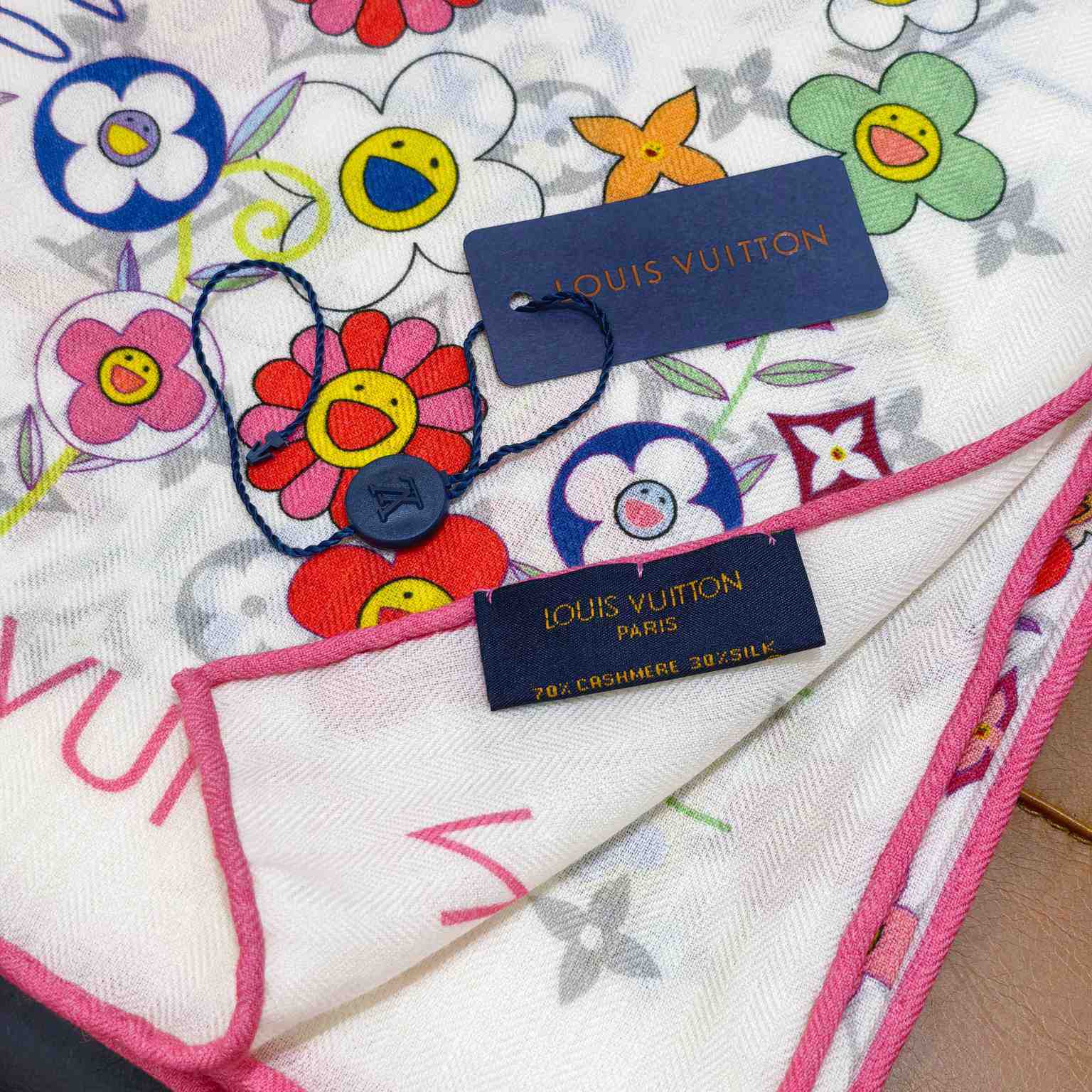 Louis Vuitton LV x TM Monogram Superflat Shawl   M96080 - DopestKickz