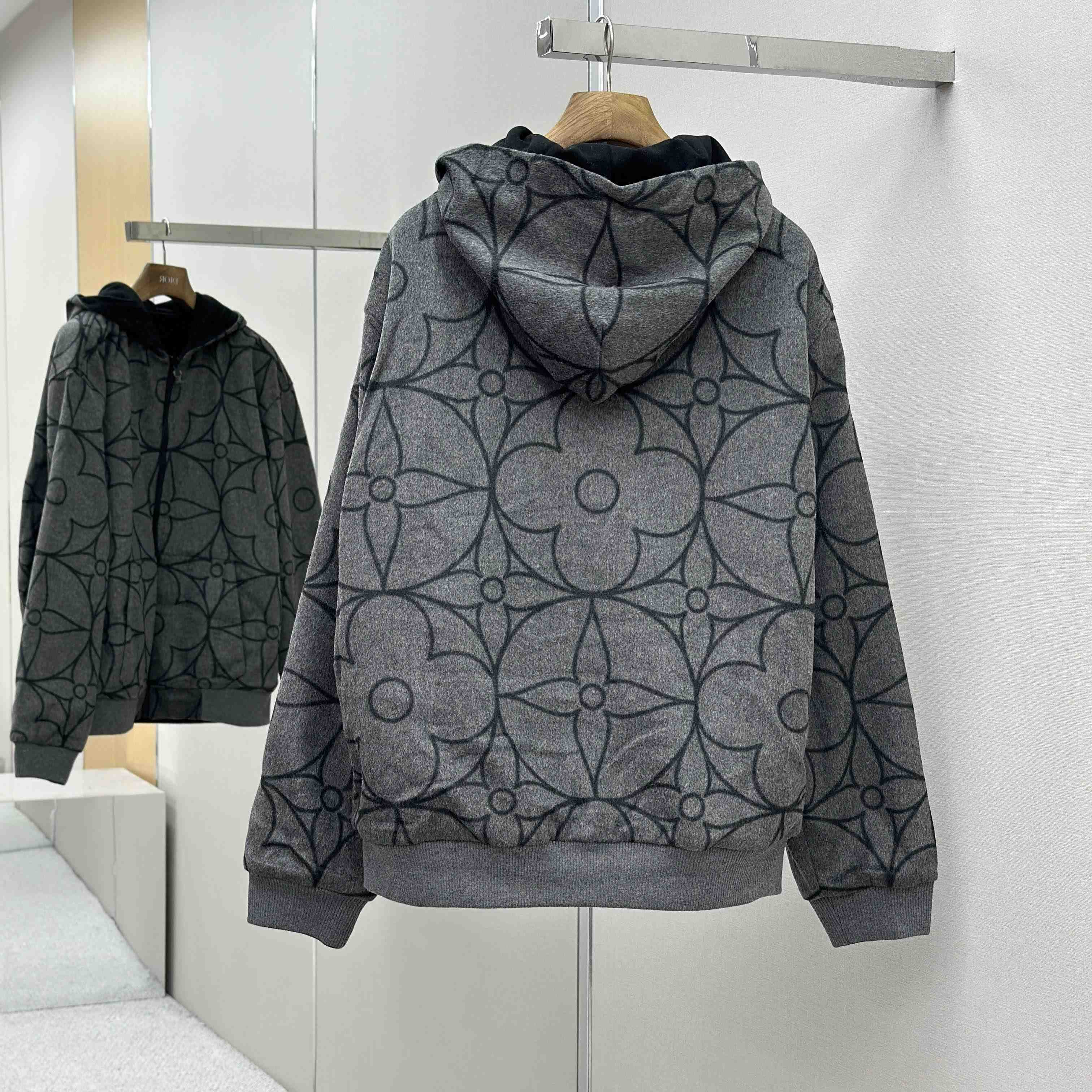 Louis Vuitton Reversible Double Face Hooded Blouson    1AGHXW - DopestKickz