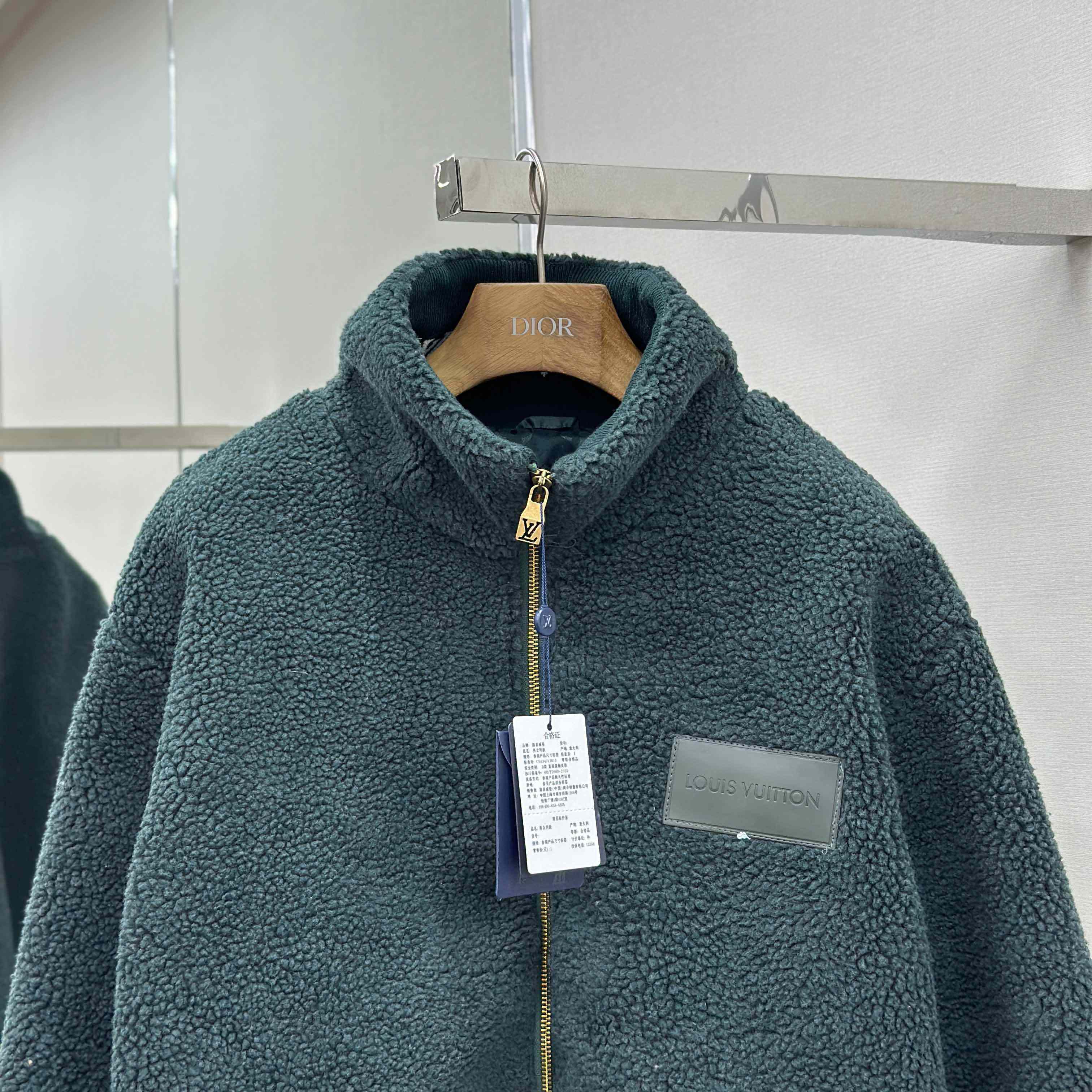 Louis Vuitton Leather Patch Fleece Blouson   1AIIR9 - DopestKickz