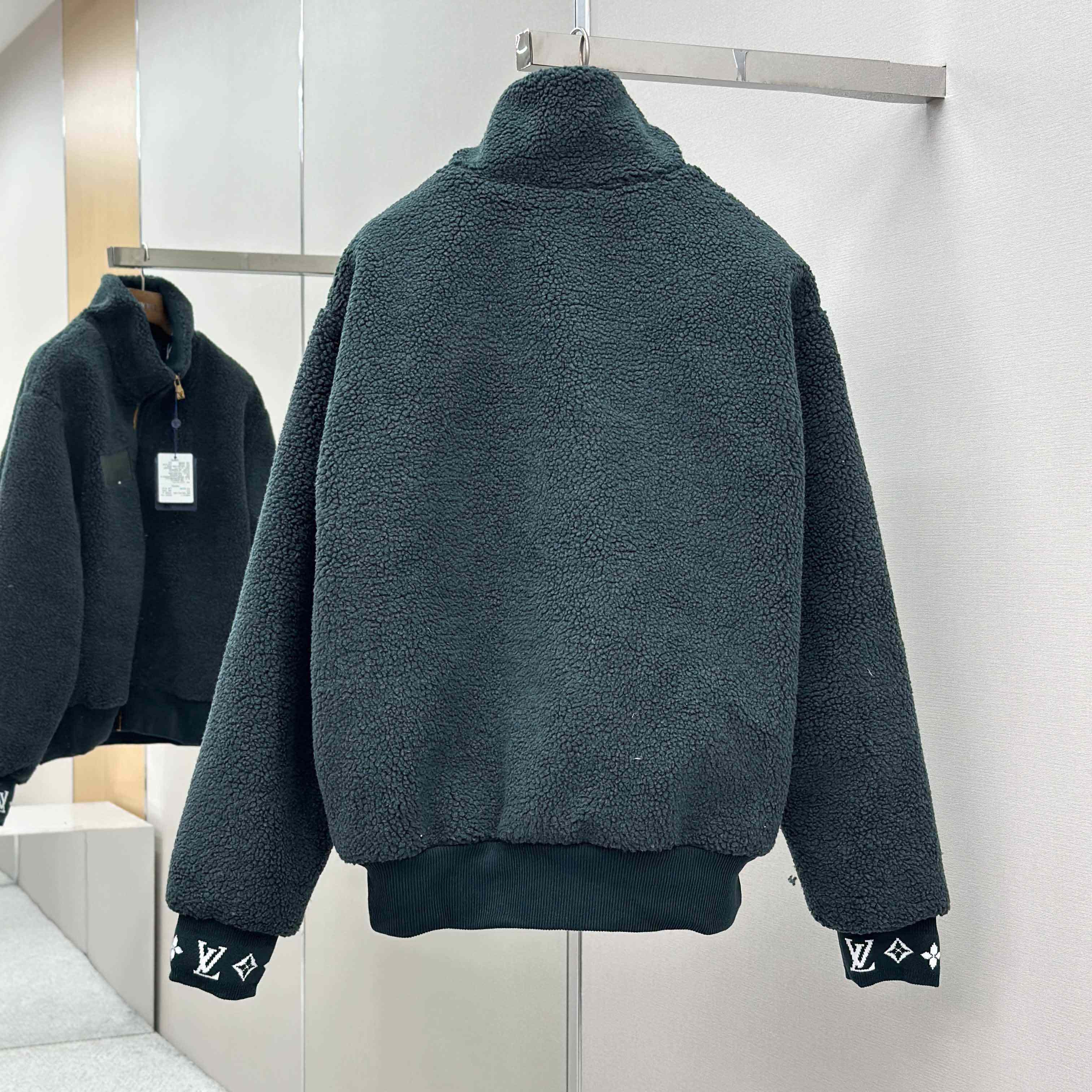 Louis Vuitton Leather Patch Fleece Blouson   1AIIR9 - DopestKickz