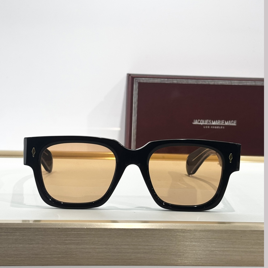 Jacquemus ENZO Sunglasses - DopestKickz