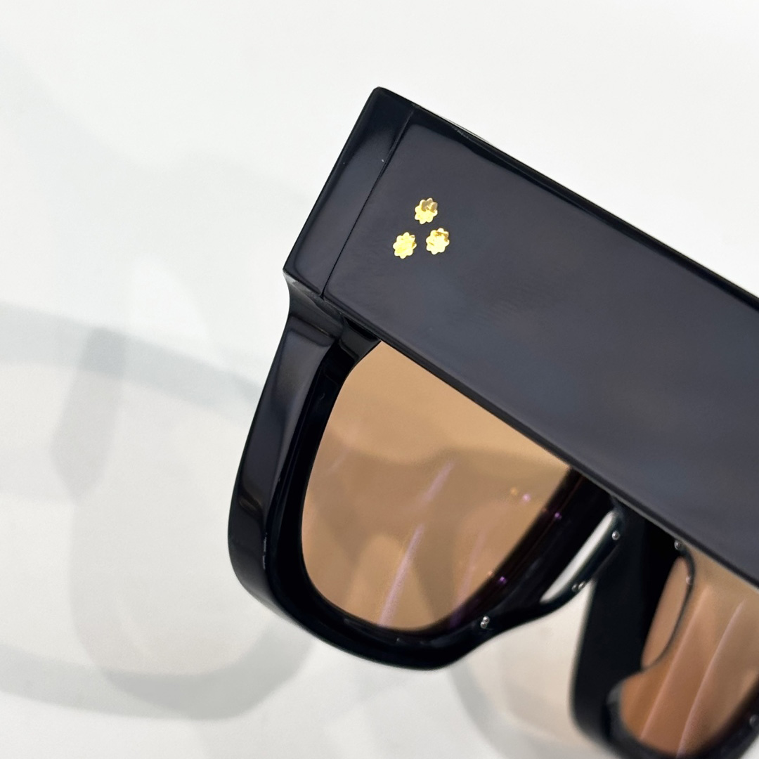 Jacquemus ENZO Sunglasses - DopestKickz