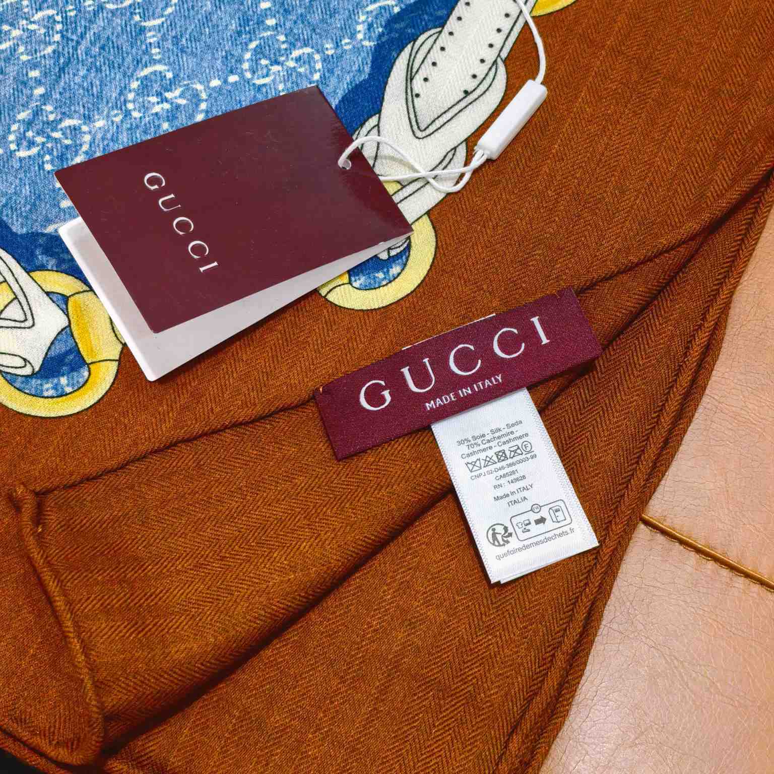 Gucci Printed Silk Twill Carré - DopestKickz