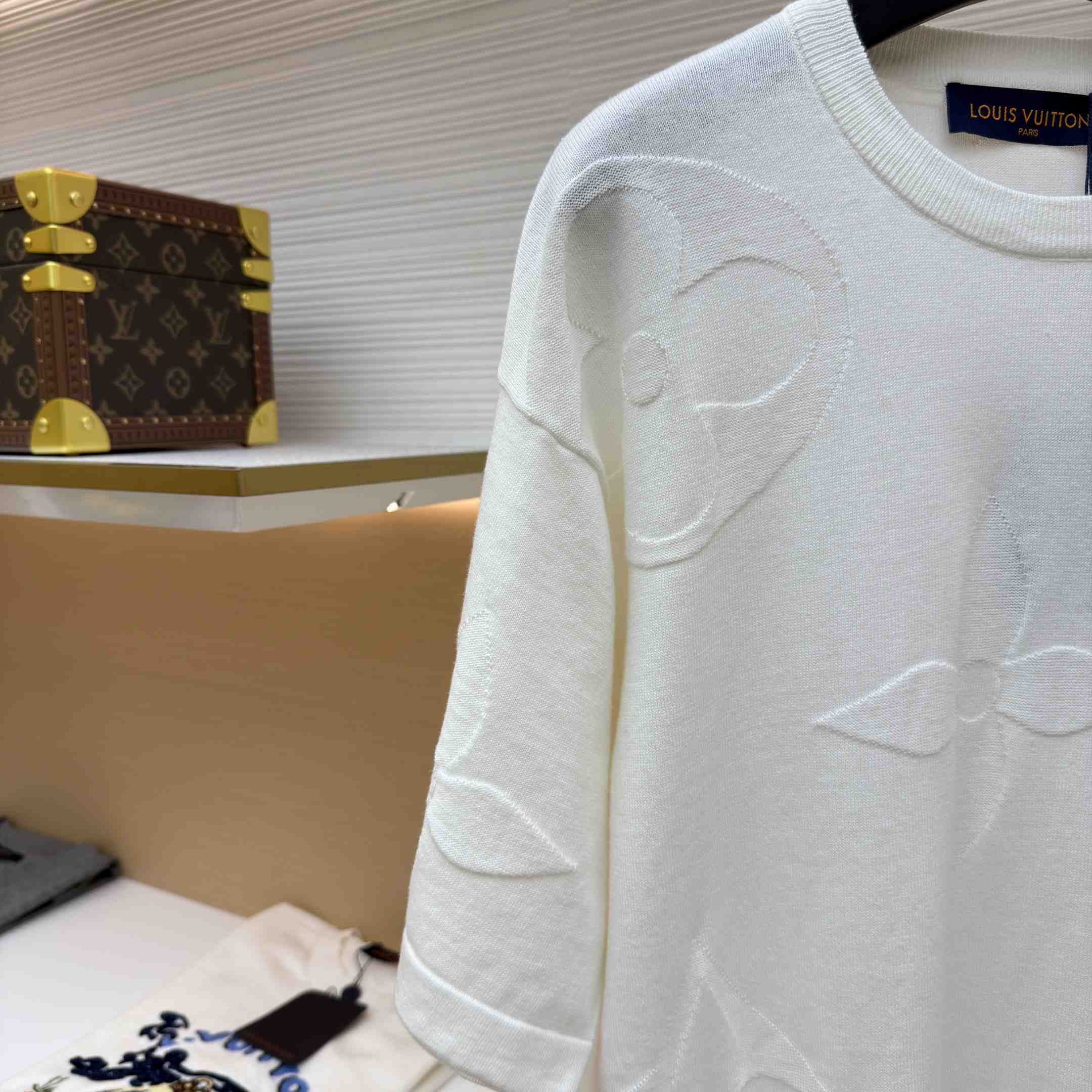 Louis Vuitton Monogram Short-Sleeved Cotton Crewneck   1AIWFR - DopestKickz