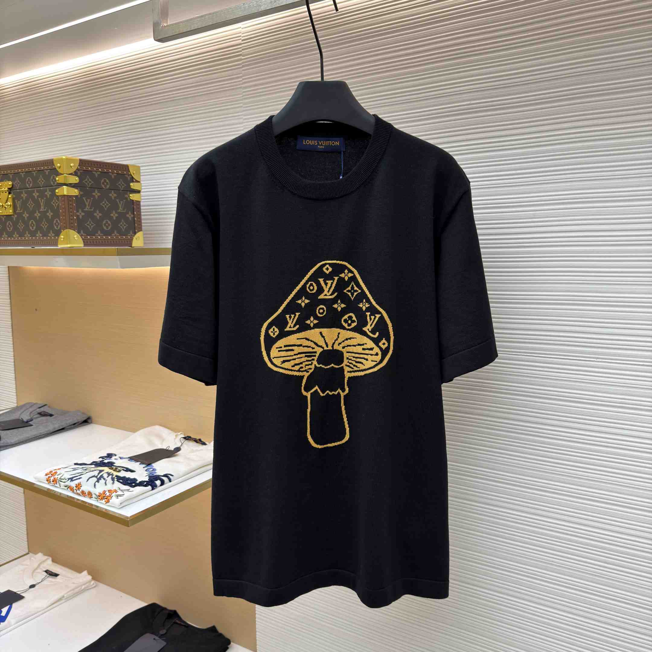 Louis Vuitton Short-Sleeved Intarsia Crewneck   1AJBUZ - DopestKickz