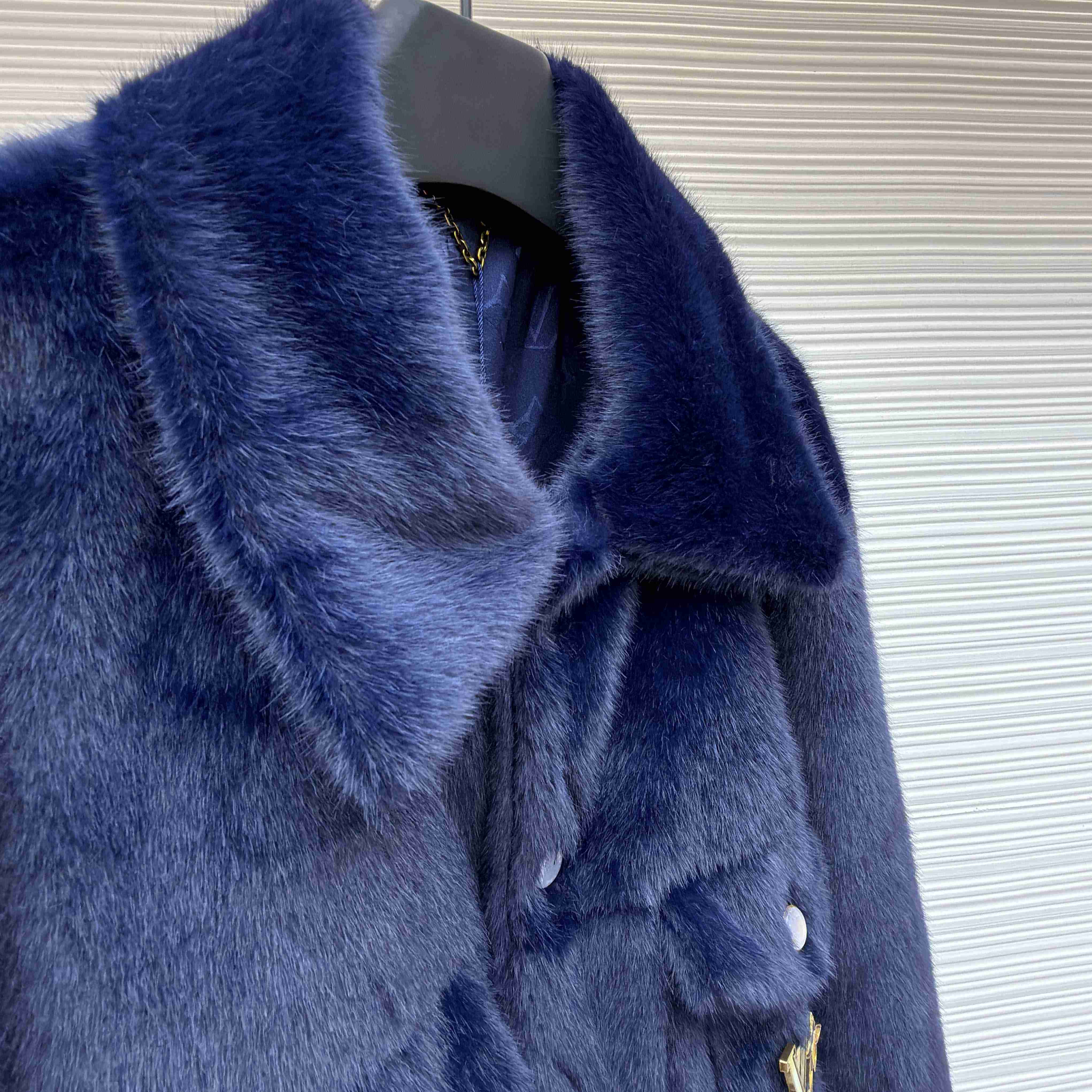 Louis Vuitton Mink Denim Trucker Jacket   1AILX0 - DopestKickz