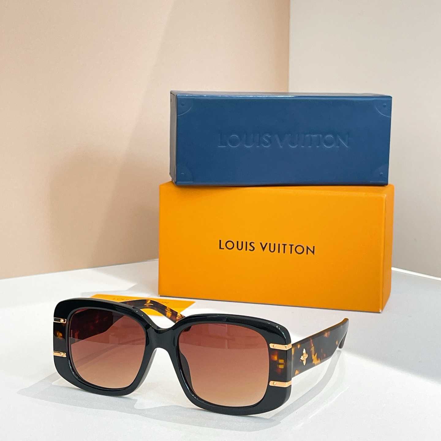 Louis Vuitton LV Estate Butterfly Sunglasses   Z2968W - DopestKickz