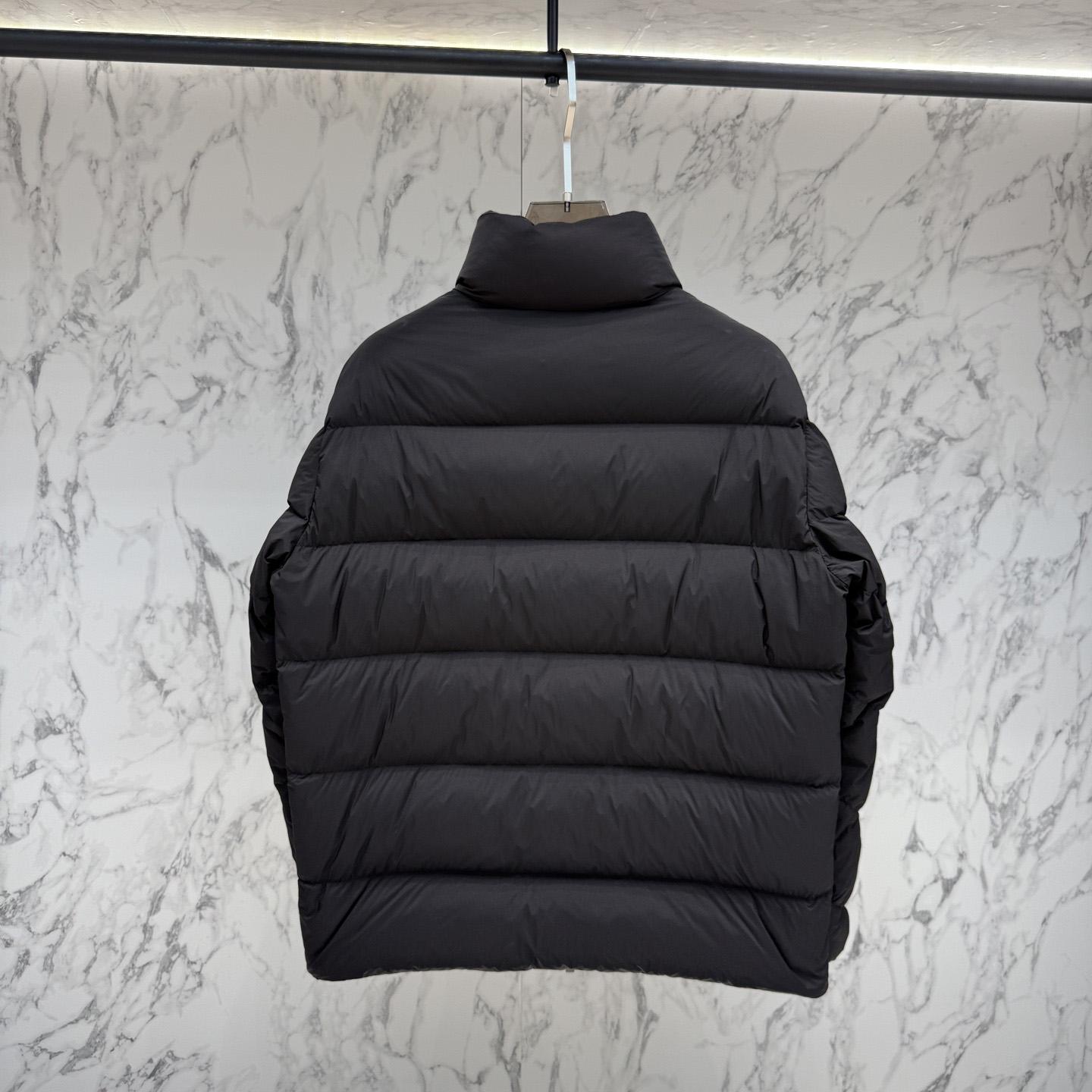 Moncler Short Down Jacket - DopestKickz
