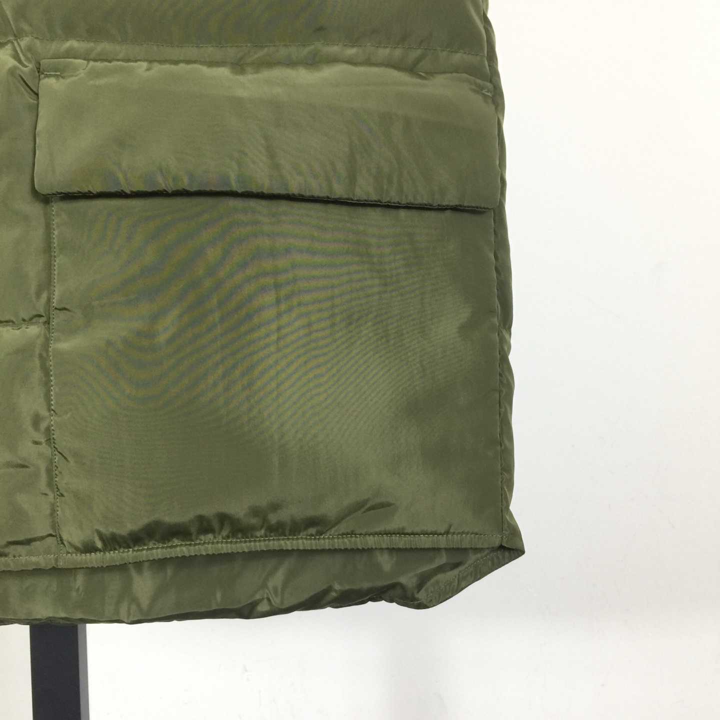 Prada Re-Nylon Puffer Vest - DopestKickz