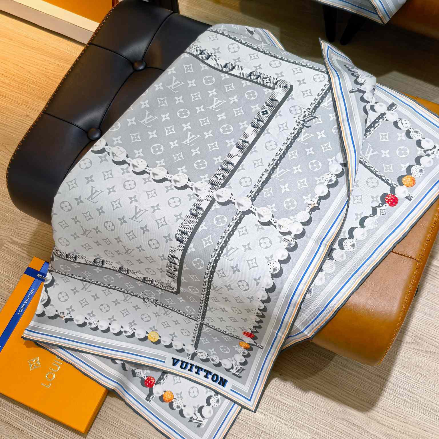 Louis Vuitton Dandy Monogram Silk Square   M94847 - DopestKickz