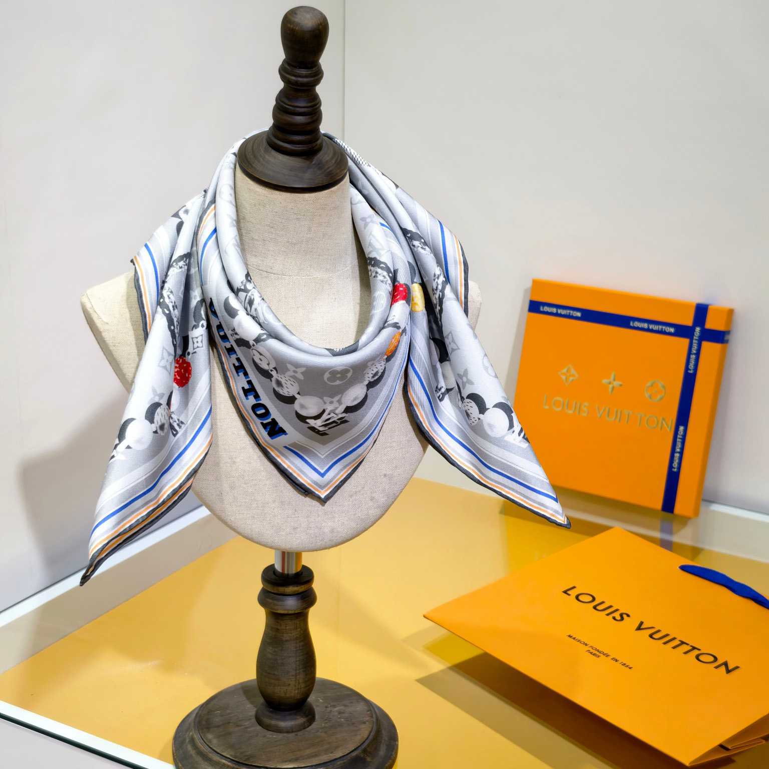 Louis Vuitton Dandy Monogram Silk Square   M94847 - DopestKickz