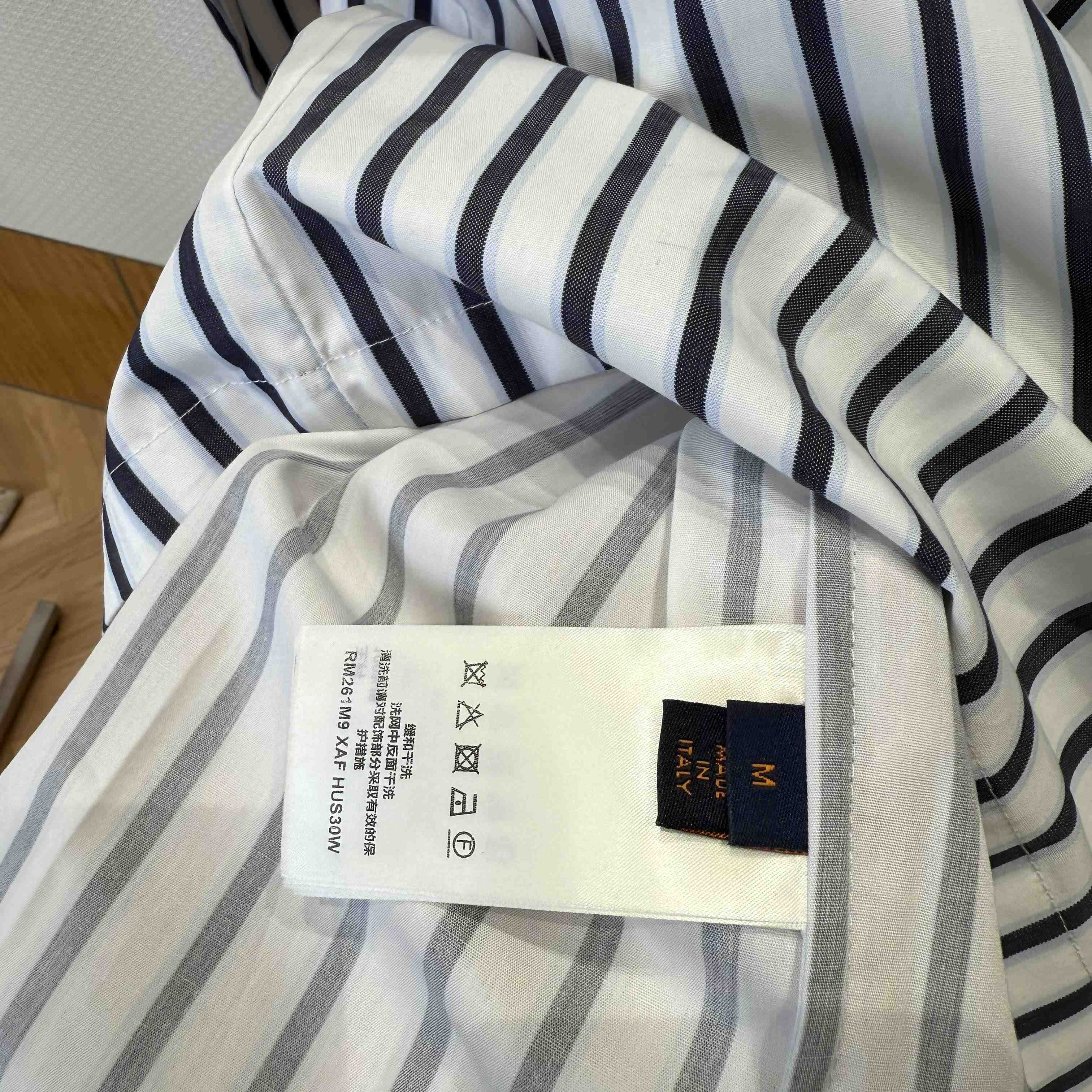 Louis Vuitton Long-Sleeved Zip-Up Shirt    1AIKA2 - DopestKickz