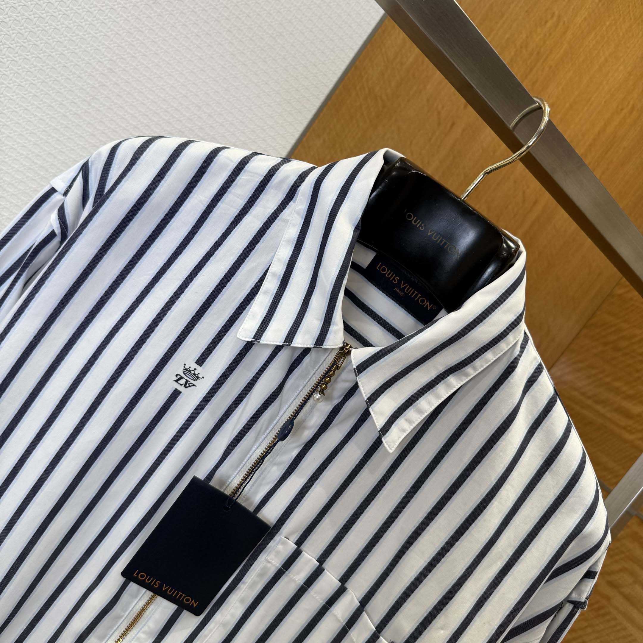 Louis Vuitton Long-Sleeved Zip-Up Shirt    1AIKA2 - DopestKickz
