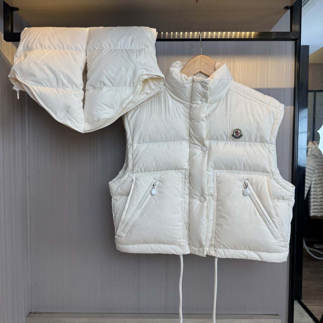 Moncler Selle 2-in-1 Short Down Jacket - DopestKickz