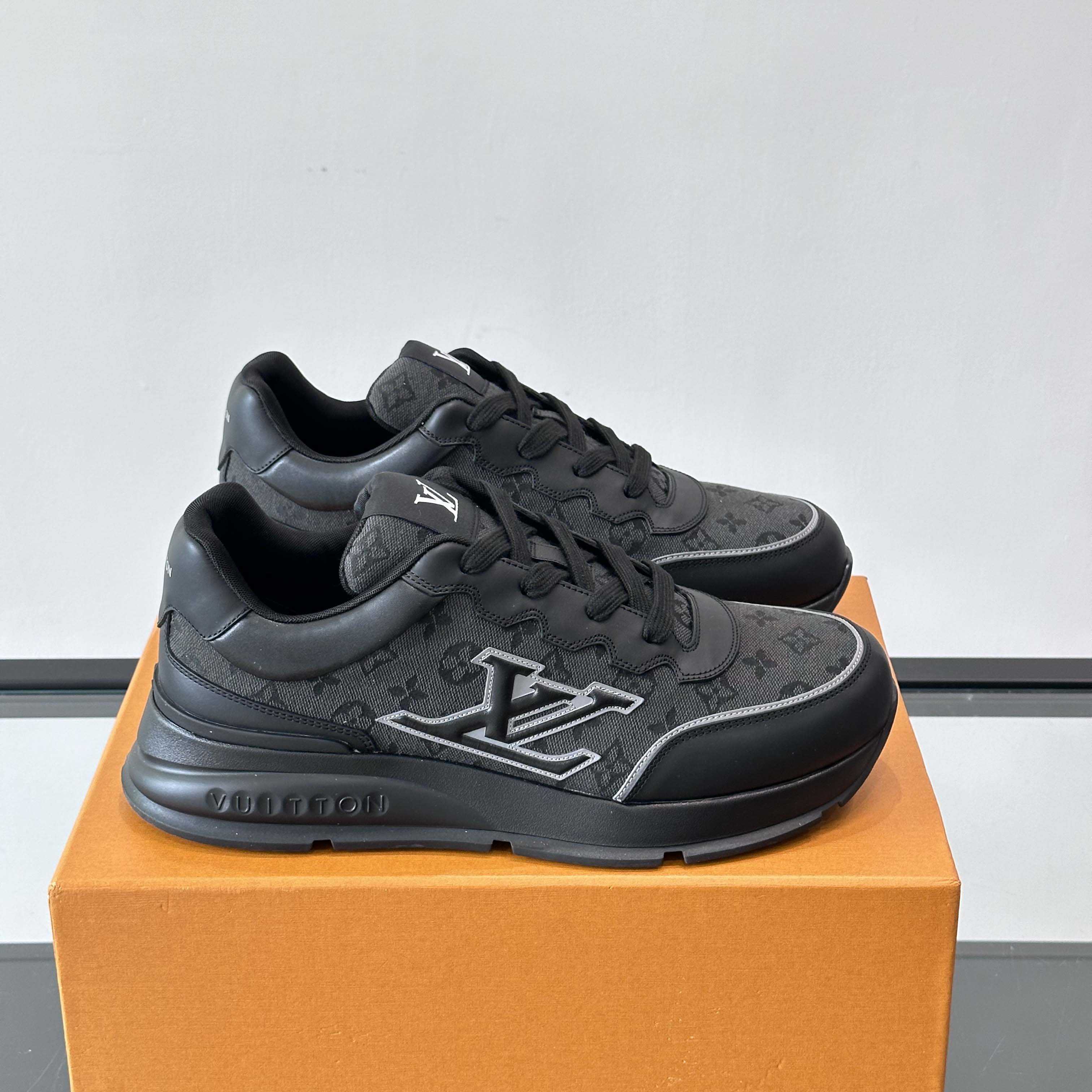 Louis Vuitton LV Classic Sneaker - DopestKickz