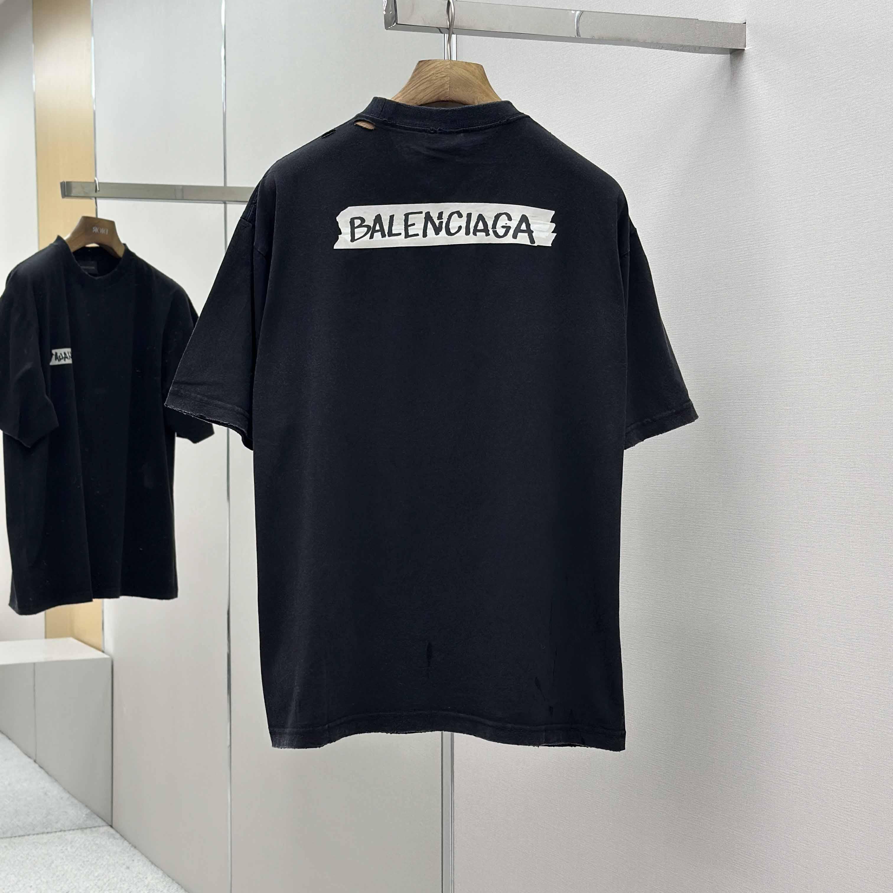Balenciaga T-Shirt Medium Fit  - DopestKickz