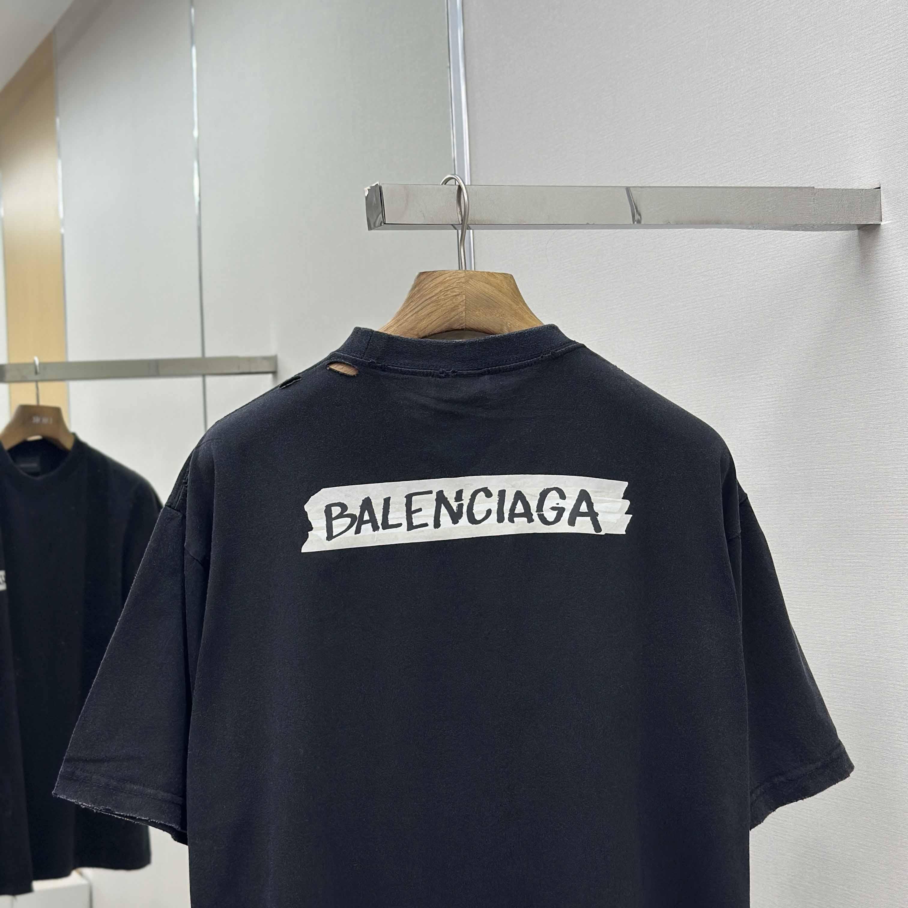 Balenciaga T-Shirt Medium Fit  - DopestKickz