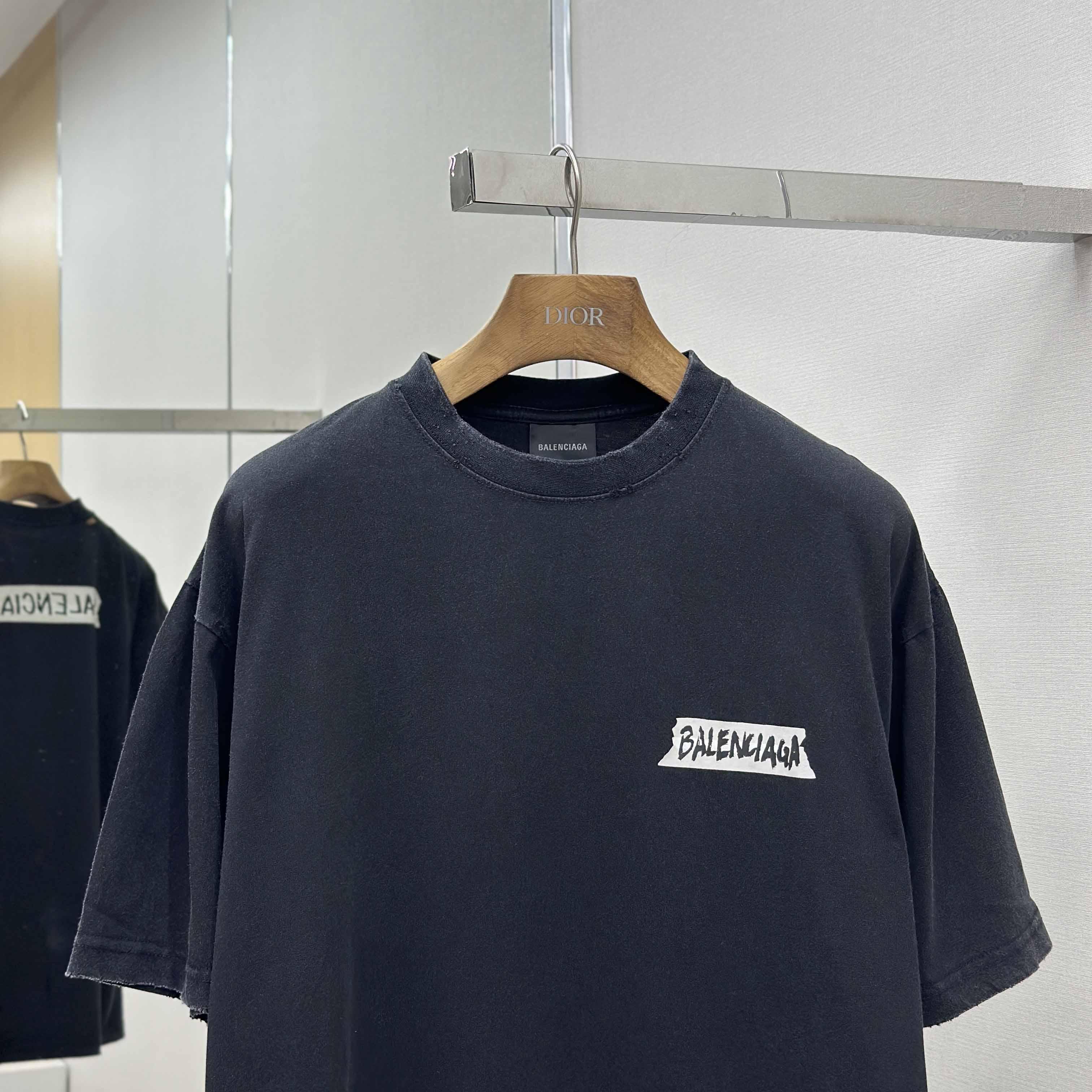 Balenciaga T-Shirt Medium Fit  - DopestKickz