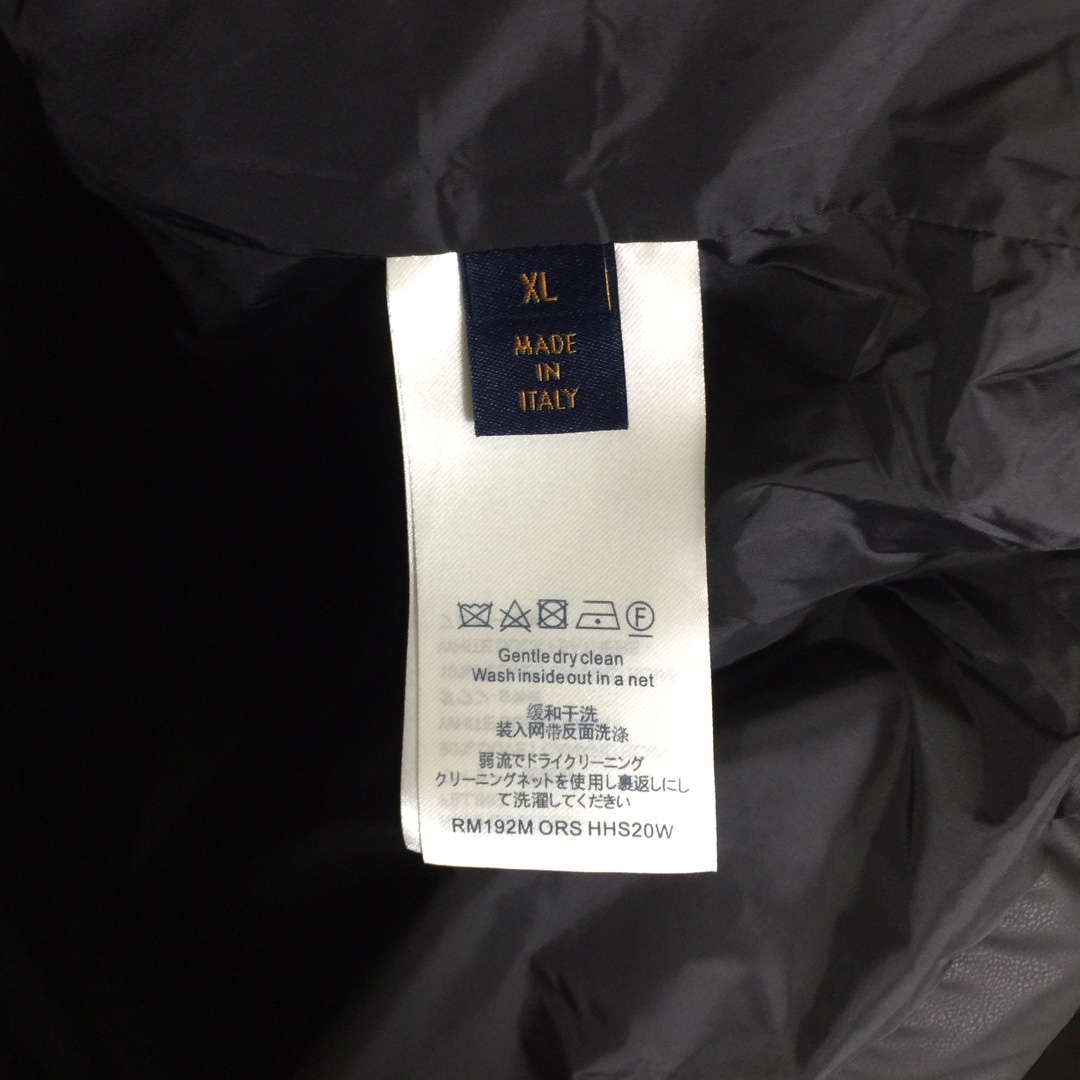 Louis Vuitton Monogram Gilet - DopestKickz