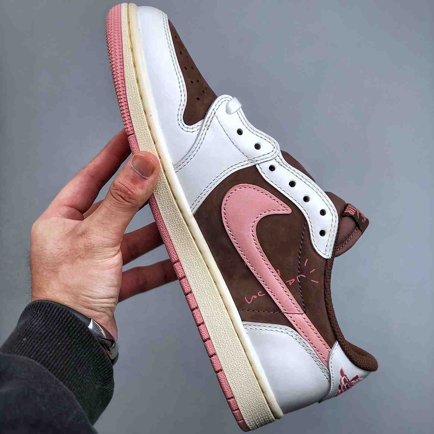 Travis Scott x Air Jordan 1 Low OG “Pink Reverse Swoosh” – Style Code DZ4137-206 - DopestKickz