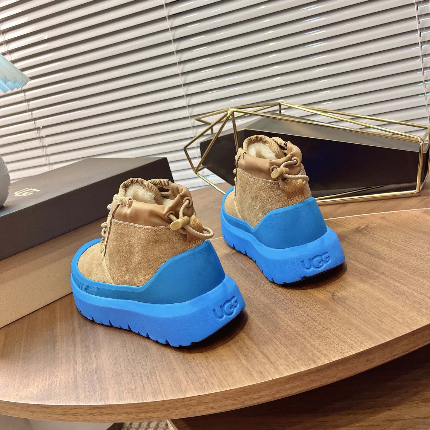 UGG Neumel Weather Hybrid Chukka - DopestKickz