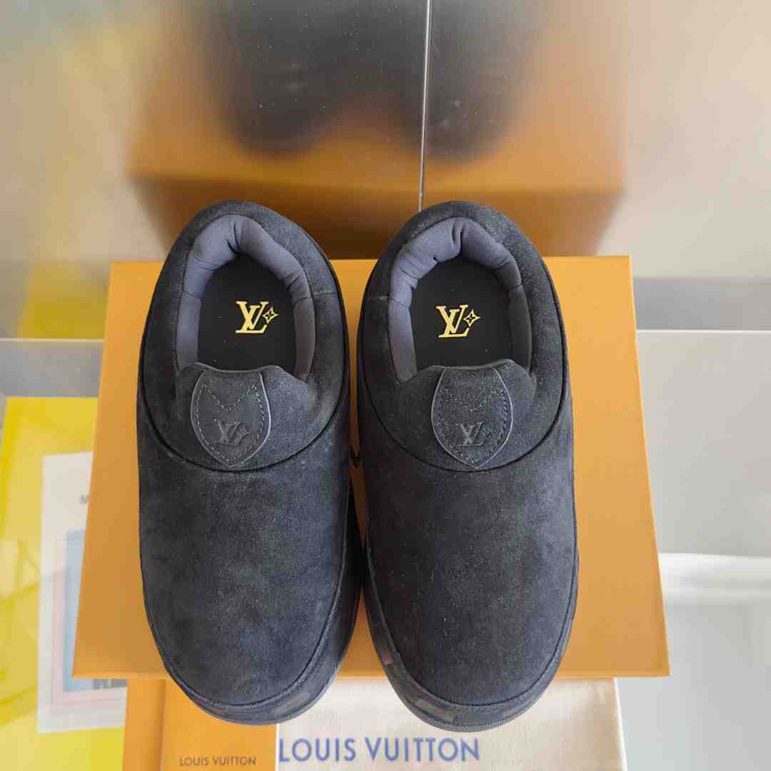 Louis Vuitton LV Yeti Slip On   1AIJCQ - DopestKickz