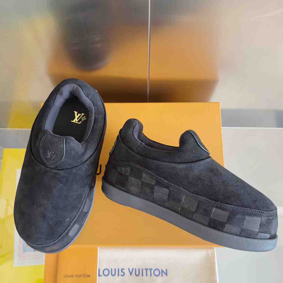 Louis Vuitton LV Yeti Slip On   1AIJCQ - DopestKickz