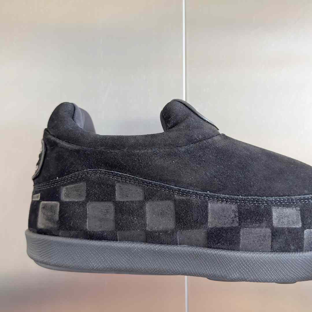 Louis Vuitton LV Yeti Slip On   1AIJCQ - DopestKickz