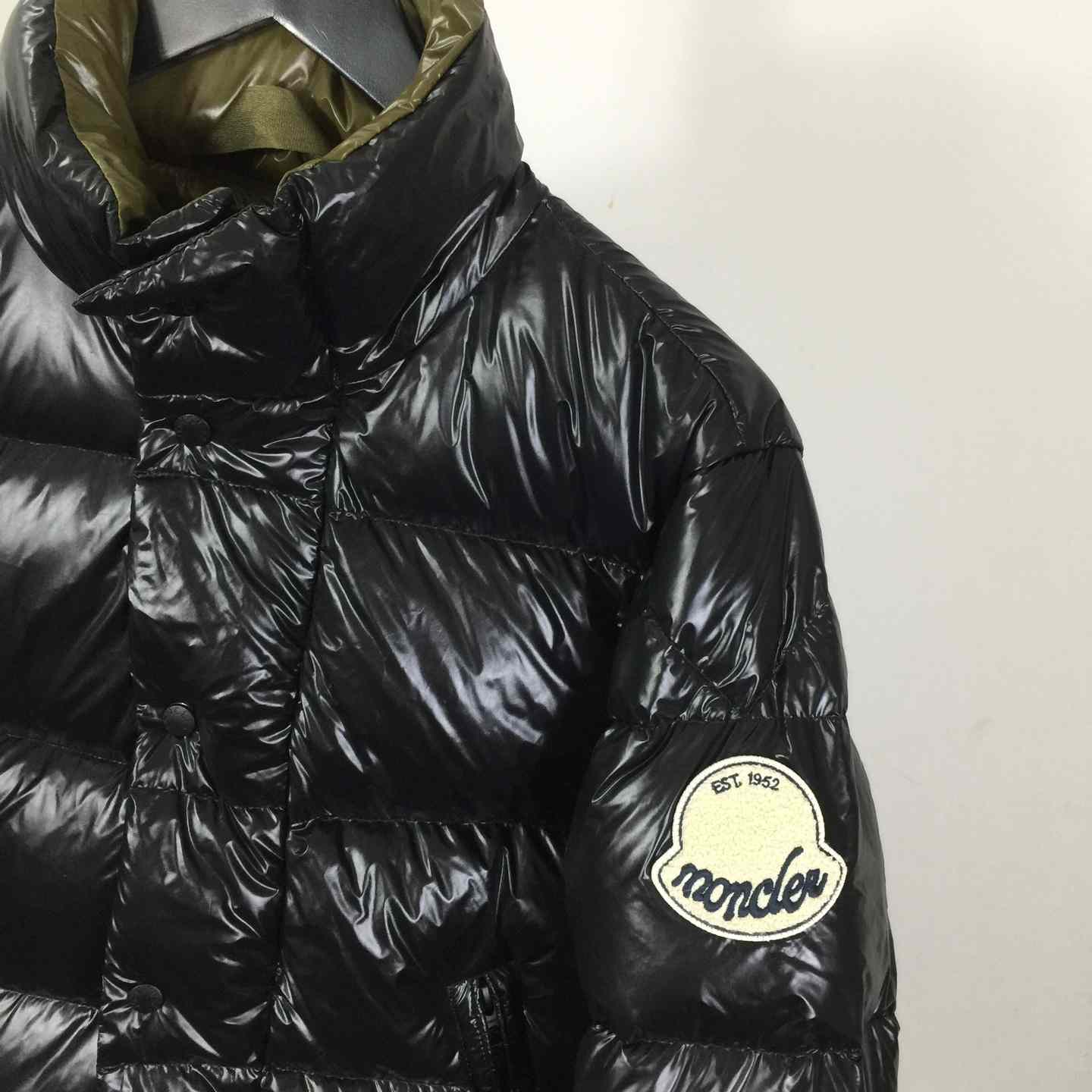 Moncler Black Tripiti Short Down Jacket - DopestKickz