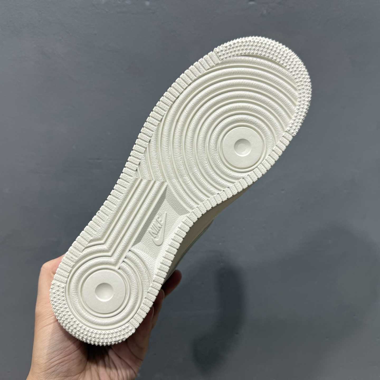 Supreme x Nike Air Force 1 ’07 Low “Sail / Red” – CS5288-052 - DopestKickz