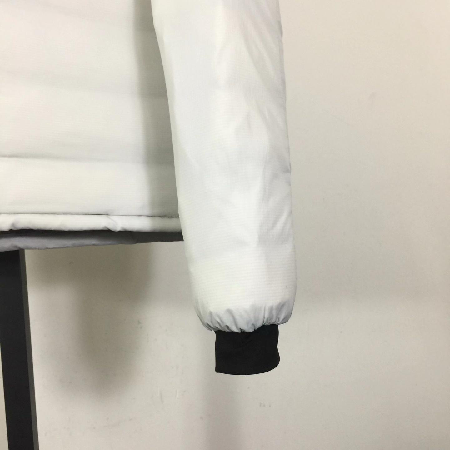 Canada Goose Lodge Jacket - DopestKickz